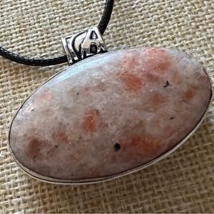 New Sunstone Vintage Style Silver Overlay Pendant Necklace